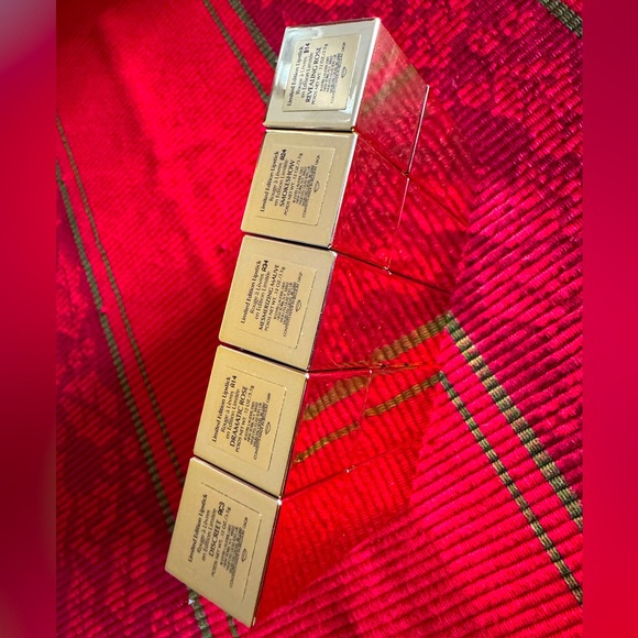 Estée Lauder Limited Edition Lipstick- Shade Dramatic Rose - Picture 7 of 7